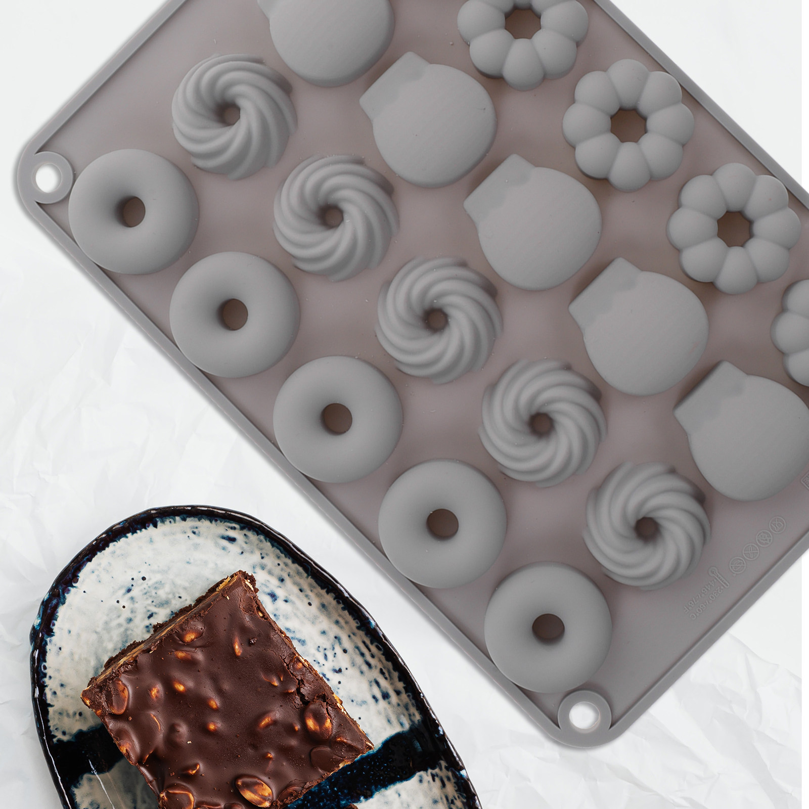 قالب دونات شوكولاتة صغير من ال - مراجعة Donut Mold Silicone وسعره